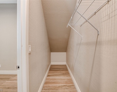 4124 Elegant Chateau Street - Photo Thumbnail 9