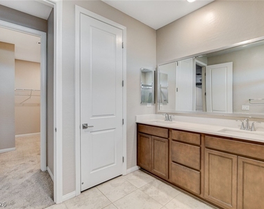 4124 Elegant Chateau Street - Photo Thumbnail 37