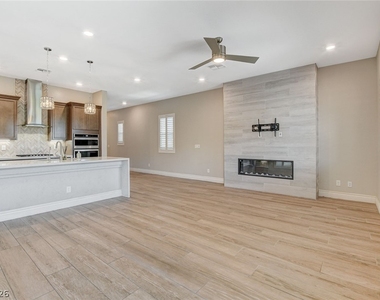 4124 Elegant Chateau Street - Photo Thumbnail 23