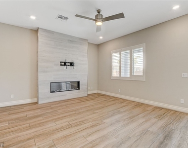 4124 Elegant Chateau Street - Photo Thumbnail 24