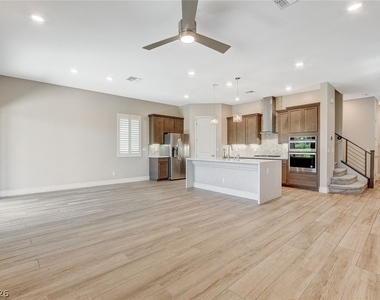 4124 Elegant Chateau Street - Photo Thumbnail 26
