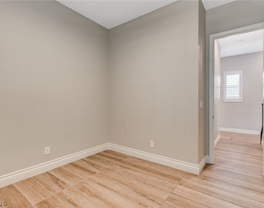 4124 Elegant Chateau Street - Photo Thumbnail 8