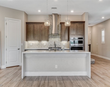 4124 Elegant Chateau Street - Photo Thumbnail 15