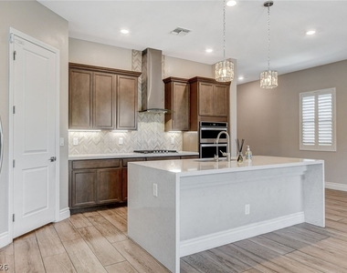 4124 Elegant Chateau Street - Photo Thumbnail 16