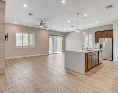 4124 Elegant Chateau Street - Photo Thumbnail 11