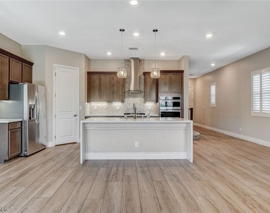 4124 Elegant Chateau Street - Photo Thumbnail 14
