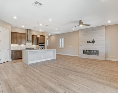 4124 Elegant Chateau Street - Photo Thumbnail 22
