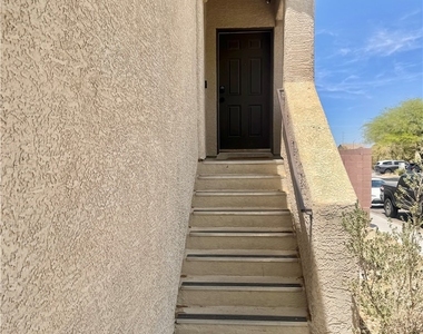 6774 Antique Oak Court - Photo Thumbnail 2