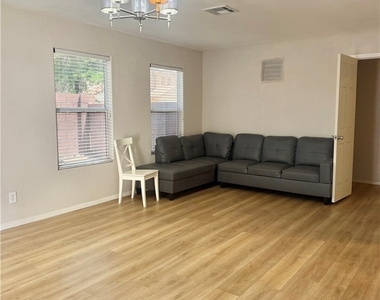 6774 Antique Oak Court - Photo Thumbnail 23