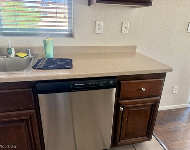 6774 Antique Oak Court - Photo Thumbnail 9