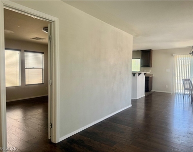 6774 Antique Oak Court - Photo Thumbnail 12