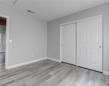 1613 Cathedral Peak Court - Photo Thumbnail 21