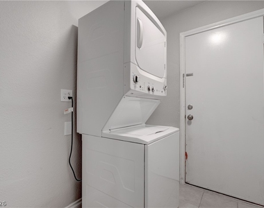 1613 Cathedral Peak Court - Photo Thumbnail 17