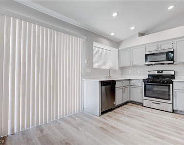 1613 Cathedral Peak Court - Photo Thumbnail 7