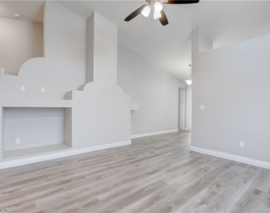 1613 Cathedral Peak Court - Photo Thumbnail 3