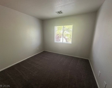 574 Poplar Leaf Street - Photo Thumbnail 12