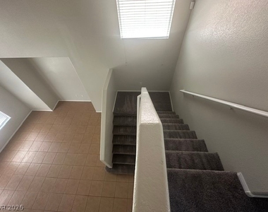 574 Poplar Leaf Street - Photo Thumbnail 8