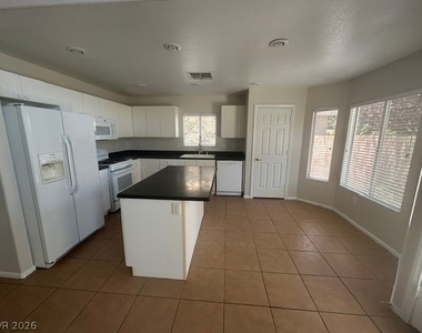 574 Poplar Leaf Street - Photo Thumbnail 4