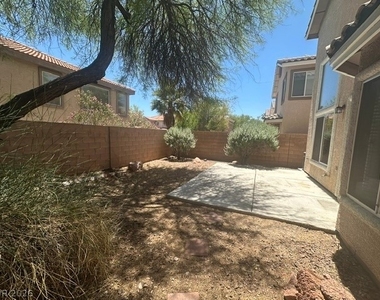 574 Poplar Leaf Street - Photo Thumbnail 16