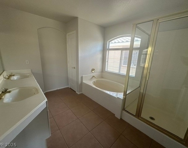 574 Poplar Leaf Street - Photo Thumbnail 10