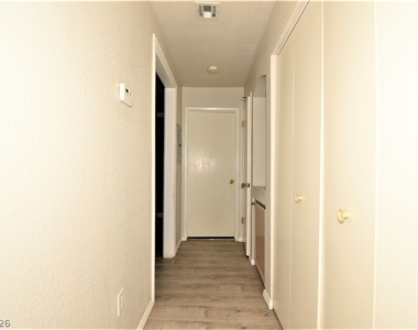 5415 W Harmon Avenue - Photo Thumbnail 5