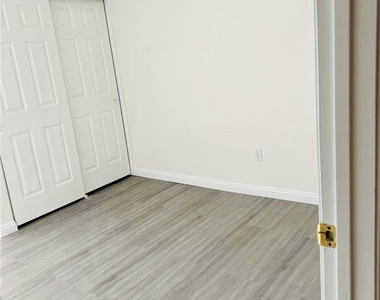 3732 White Plains Drive - Photo Thumbnail 9