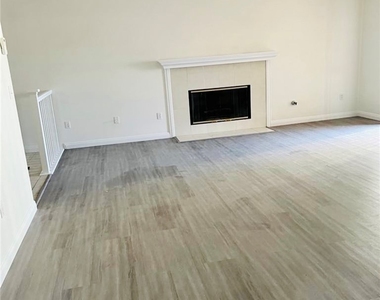 3732 White Plains Drive - Photo Thumbnail 5