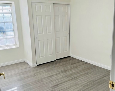 3732 White Plains Drive - Photo Thumbnail 10