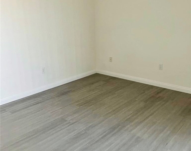 3732 White Plains Drive - Photo Thumbnail 15