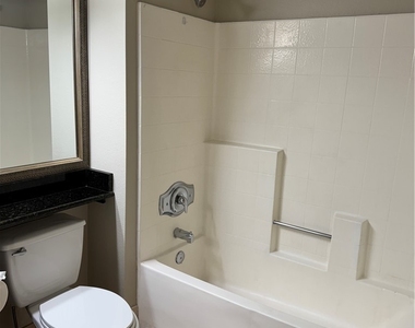 210 E Flamingo Road - Photo Thumbnail 14