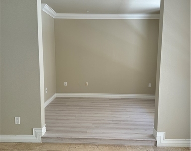 210 E Flamingo Road - Photo Thumbnail 6