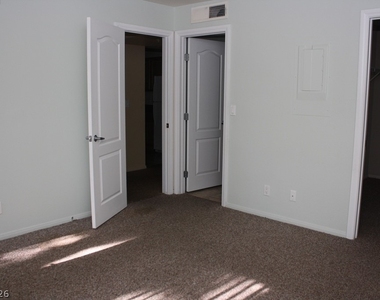 7730 Secret Shore Drive - Photo Thumbnail 11