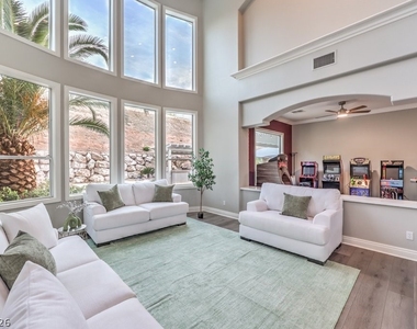 2849 Soaring Peak Avenue - Photo Thumbnail 8