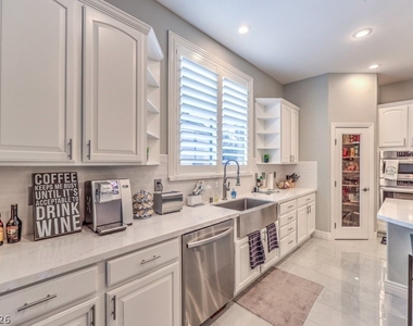 2849 Soaring Peak Avenue - Photo Thumbnail 17