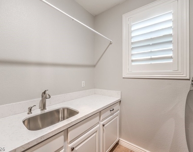2849 Soaring Peak Avenue - Photo Thumbnail 36