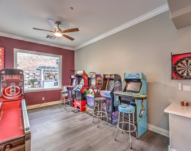 2849 Soaring Peak Avenue - Photo Thumbnail 11