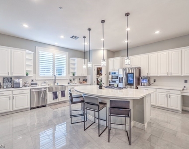 2849 Soaring Peak Avenue - Photo Thumbnail 15
