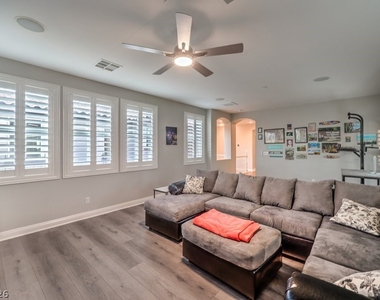 2849 Soaring Peak Avenue - Photo Thumbnail 23