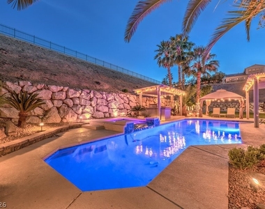 2849 Soaring Peak Avenue - Photo Thumbnail 41