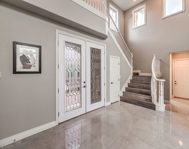 2849 Soaring Peak Avenue - Photo Thumbnail 6