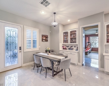2849 Soaring Peak Avenue - Photo Thumbnail 13