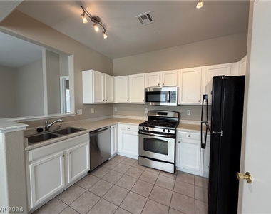 10975 Pumpkin Ridge Avenue - Photo Thumbnail 1
