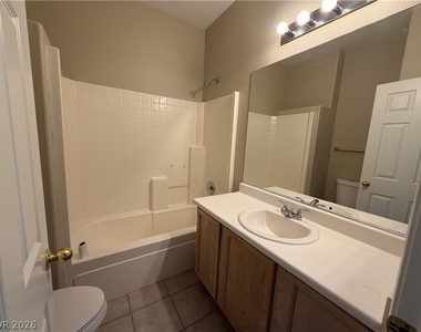 10975 Pumpkin Ridge Avenue - Photo Thumbnail 8