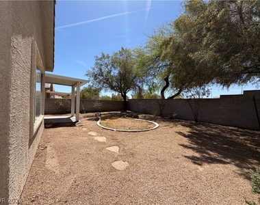 10975 Pumpkin Ridge Avenue - Photo Thumbnail 11