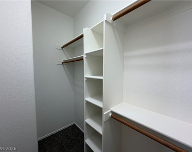 10975 Pumpkin Ridge Avenue - Photo Thumbnail 6