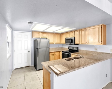6250 Flamingo Road - Photo Thumbnail 10