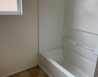 9379 Barcolobo Avenue - Photo Thumbnail 16