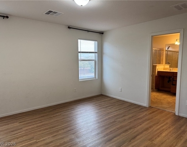 9379 Barcolobo Avenue - Photo Thumbnail 10