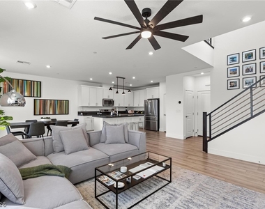 692 Echelon Street - Photo Thumbnail 6
