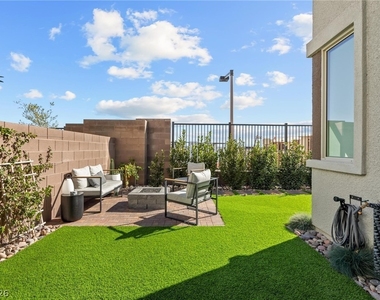 692 Echelon Street - Photo Thumbnail 28